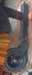 Колесо+стойка задней щетки