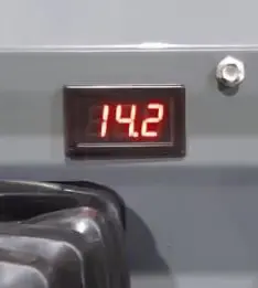Указатель напряжение (вольтметр)