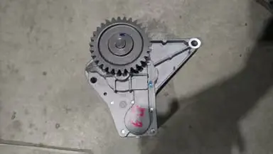 Масляный насос двигателя WP6G125E22